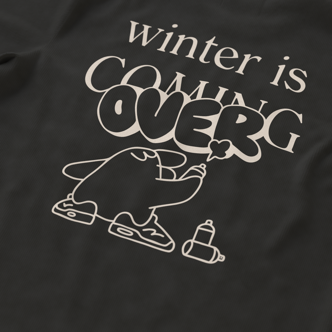WINTER IS OVER・T-shirt ample unisexe・Noir délavé